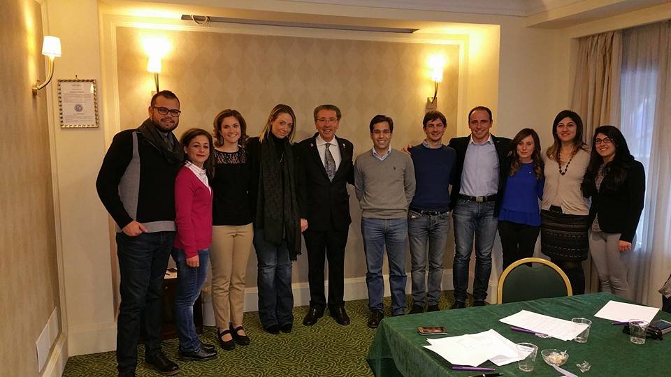 109 - Presenze del Governatore - Incontro con l esecutivo distrettuale del Rotaract - Catania 19 dicembre 2015/12359864_1537092736601419_4191891132178374788_n.jpg